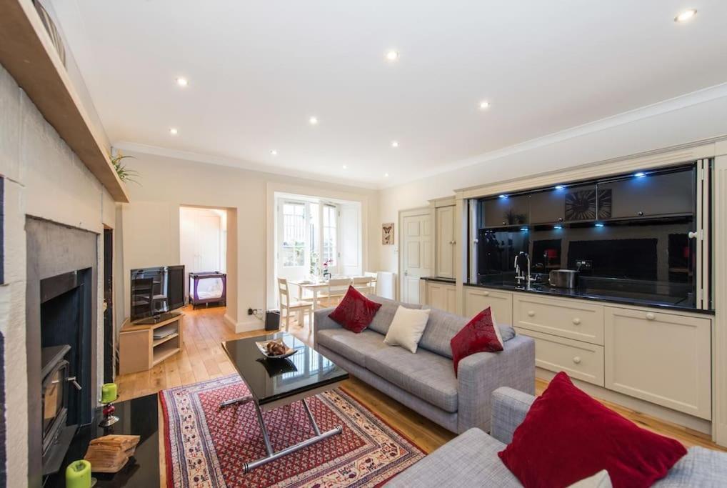 Self Catering , City Centre Apartment With Parking Edinburgh Exterior photo