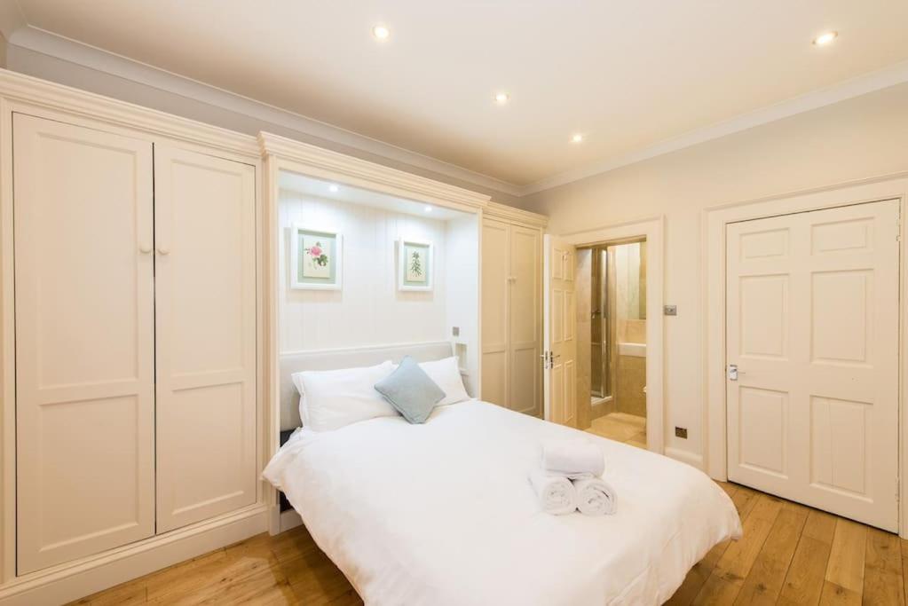 Self Catering , City Centre Apartment With Parking Edinburgh Exterior photo