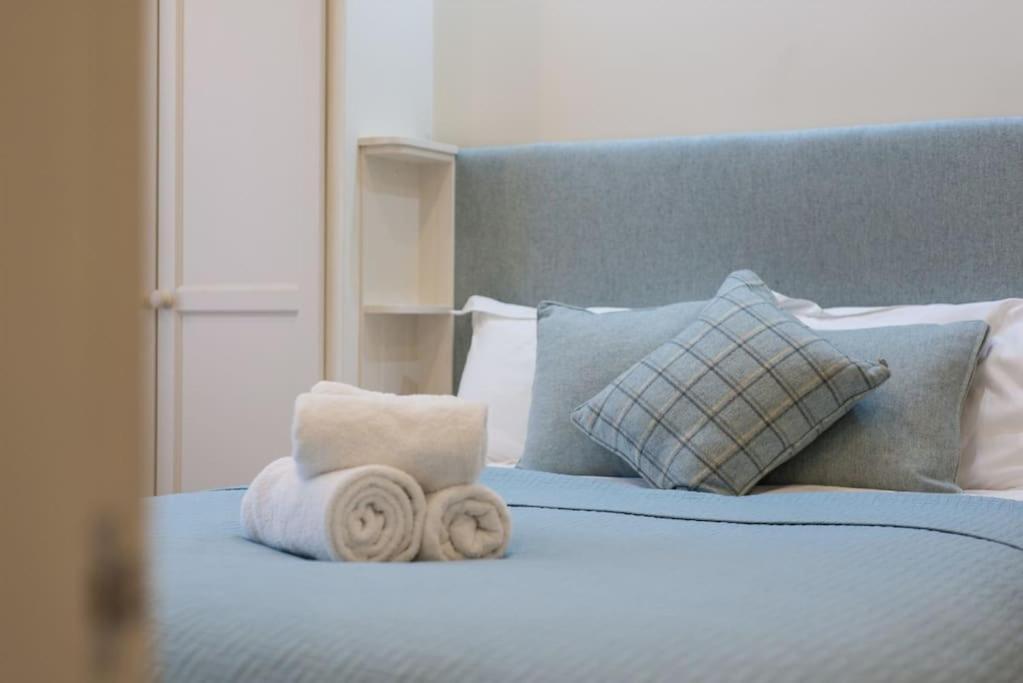 Self Catering , City Centre Apartment With Parking Edinburgh Exterior photo